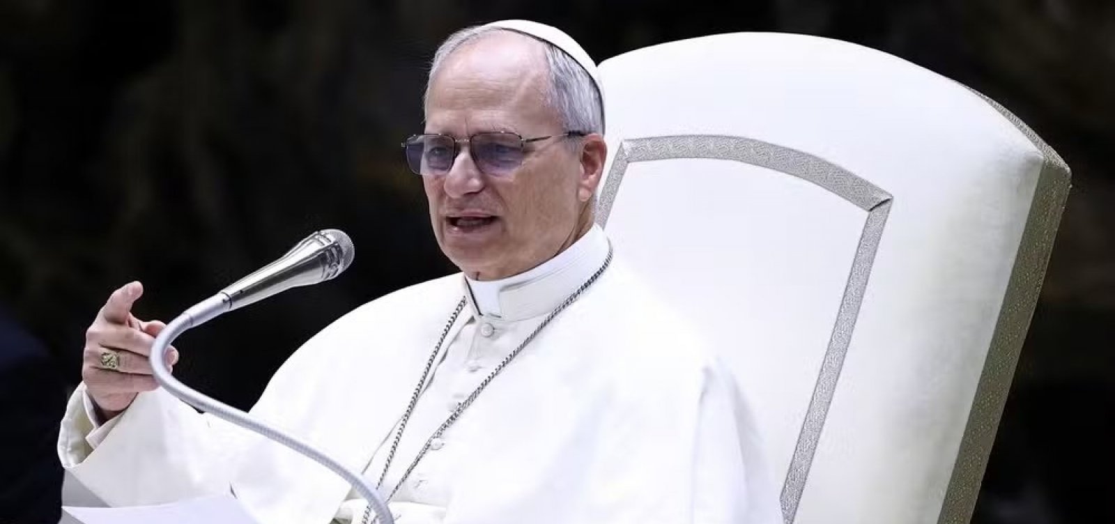 Papa Leão XIV faz coletiva imprensa e pede libertação dos jornalistas