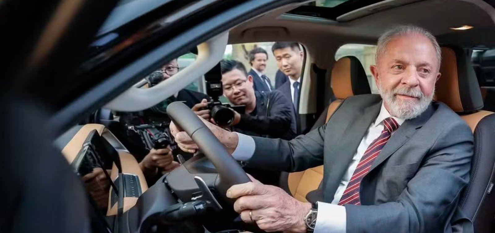 China anuncia pretensão de investir R$ 27 bilhões em novos negócios no Brasil