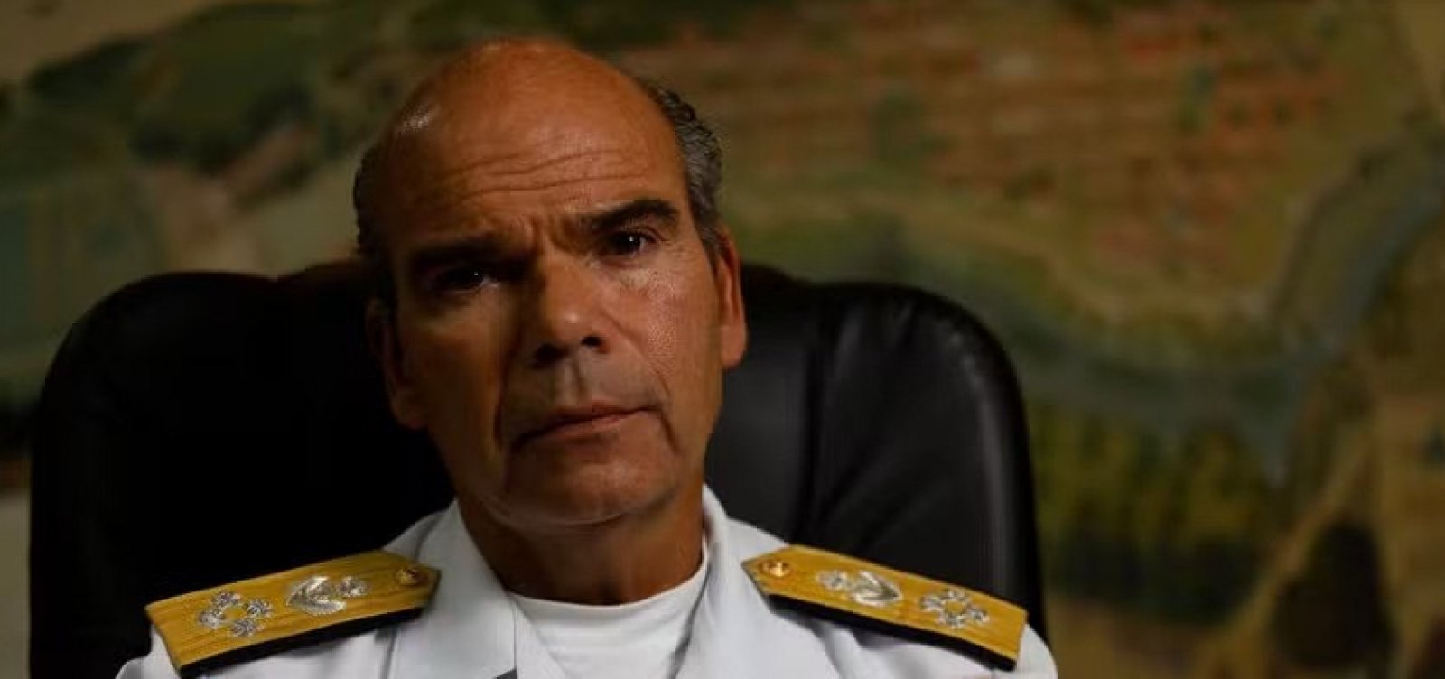 Comandante da Marinha assume interinamente Ministério da Defesa