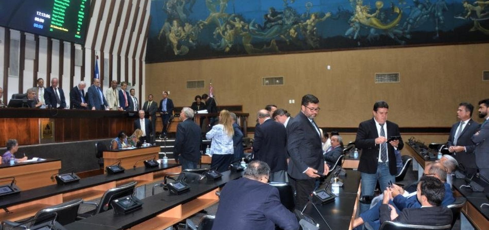 Mesa Diretora da Alba apresenta proposta para dobrar o número de honrarias concedidas pelos deputados estaduais
