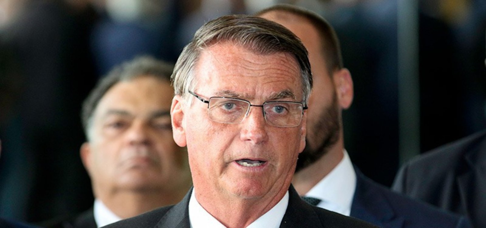 Bolsonaro diz que não deixará o Brasil: "Me prendam" 