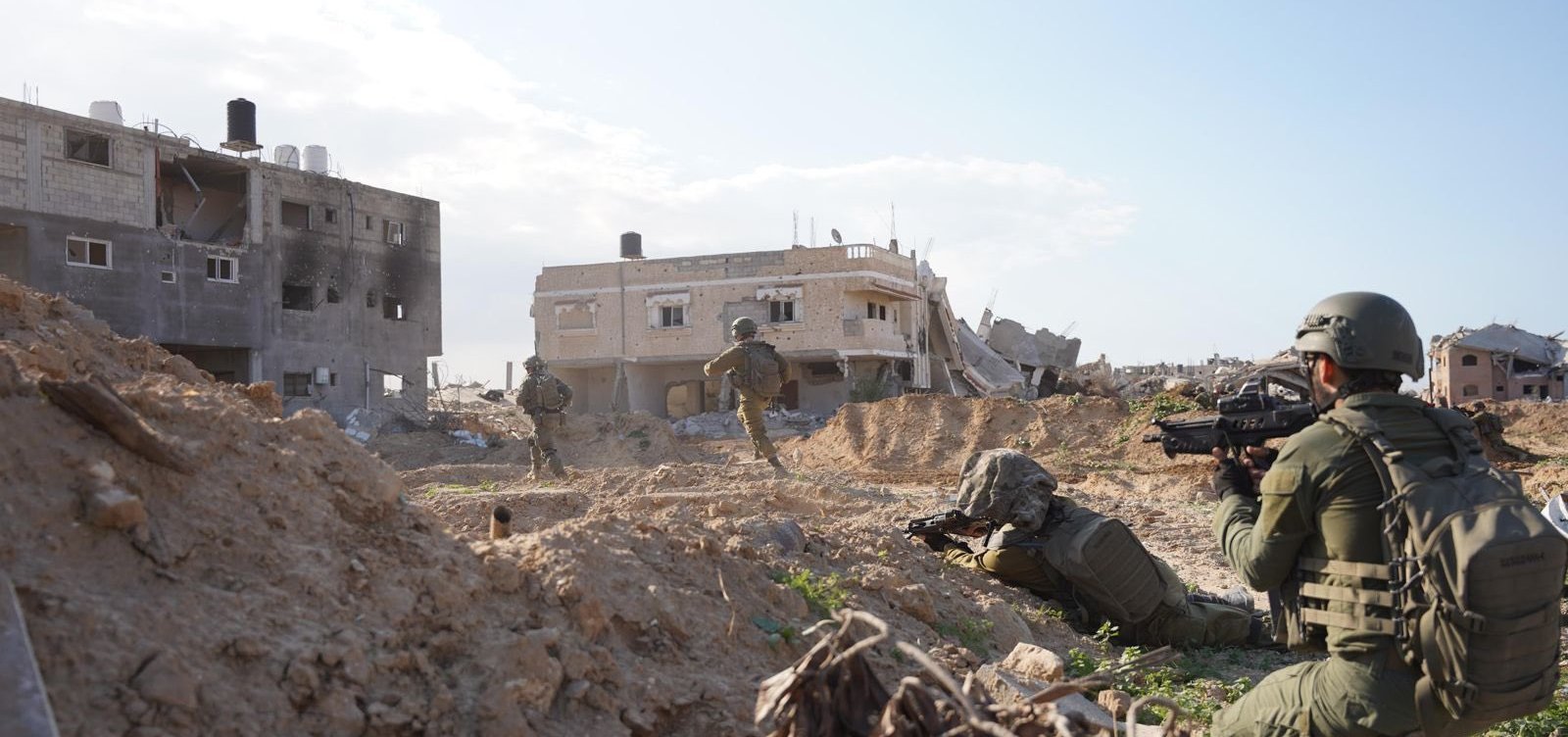 Ataques israelenses em Gaza matam pelo menos 146 palestinos