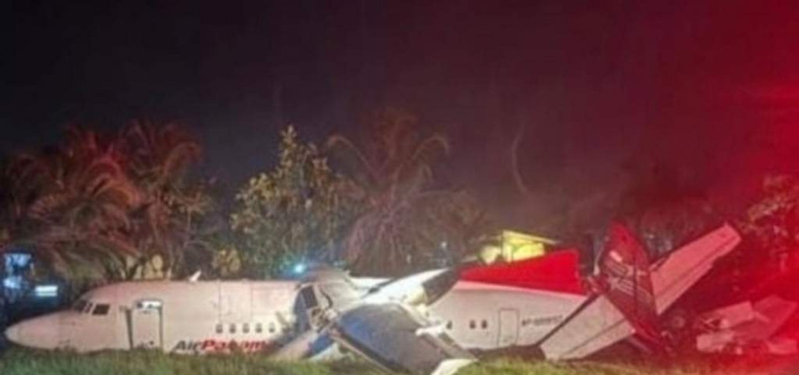 Avião com 38 passageiros sai da pista no Panamá