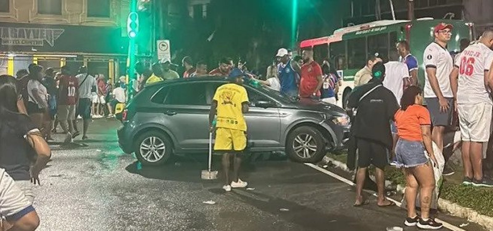Cinco pessoas são atropeladas após o BA-VI na região da Fonte Nova