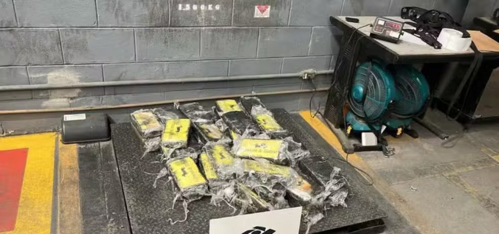 Receita Federal apreende 63 kg de cocaína no porto de Salvador