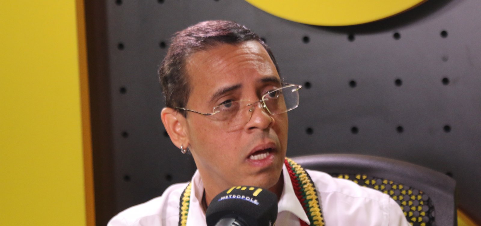 Hilton Coelho chama de 'farsa' projeto da prefeitura para reajuste de professores: "Salvador segue rasgando a lei"