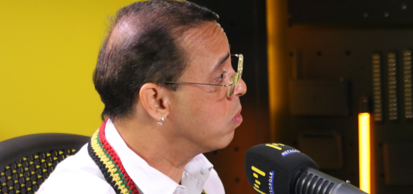 "Tem que substituir medalha por projeto", diz Hilton Coelho sobre honrarias na Alba