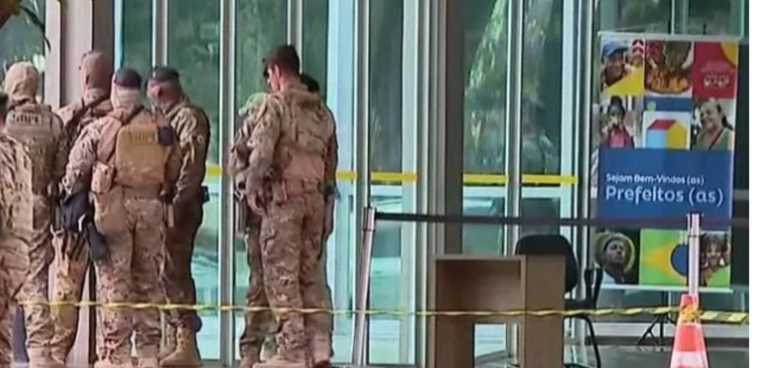 Suspeita de bomba mobiliza polícia em frente ao Ministério do Desenvolvimento em Brasília