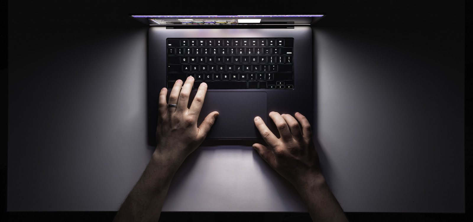Denúncias de neonazismo na internet crescem 250% nos últimos 5 anos