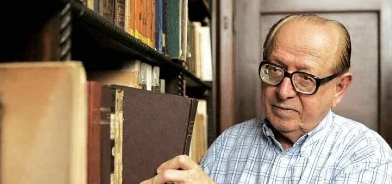 Morre, aos 97 anos, o escritor e gramático Evanildo Bechara
