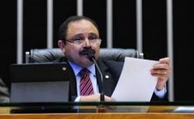 Novo presidente da Câmara anula processo de impeachment de Dilma