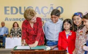 Dilma comemora anulação do impeachment: “Vamos lutar contra o golpe”