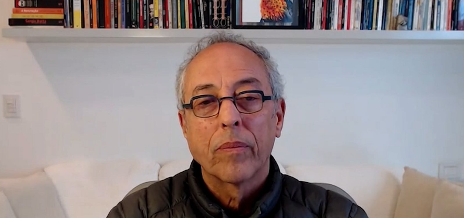 Extrema direita avança silenciosamente com ofensiva militar para eleições de 2026, diz Bob Fernandes