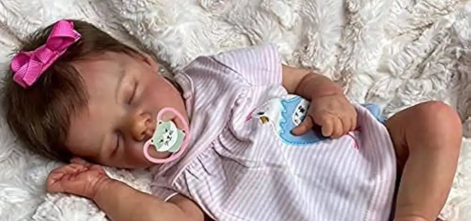 Funcionária aciona Justiça após empresa negar licença-maternidade por vínculo com bebê reborn