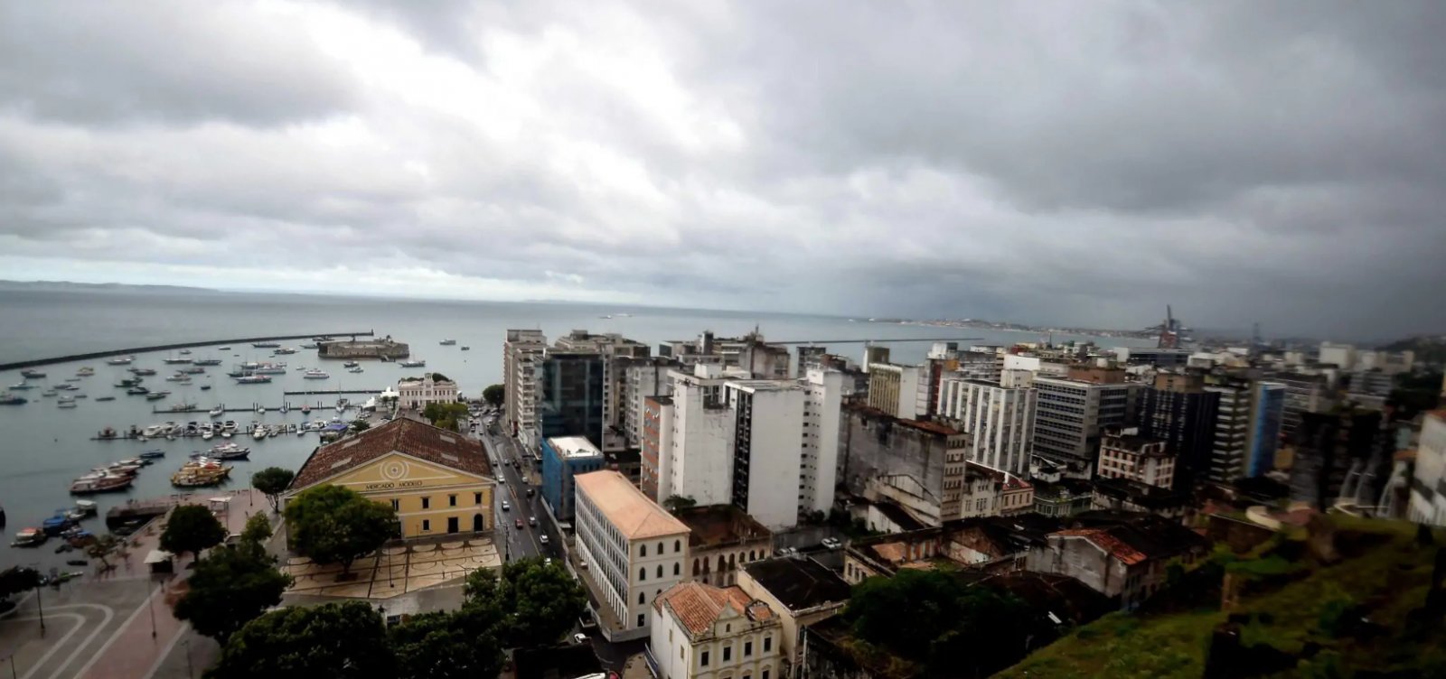 Fim de semana em Salvador terá tempo instável e risco de chuvas fracas
