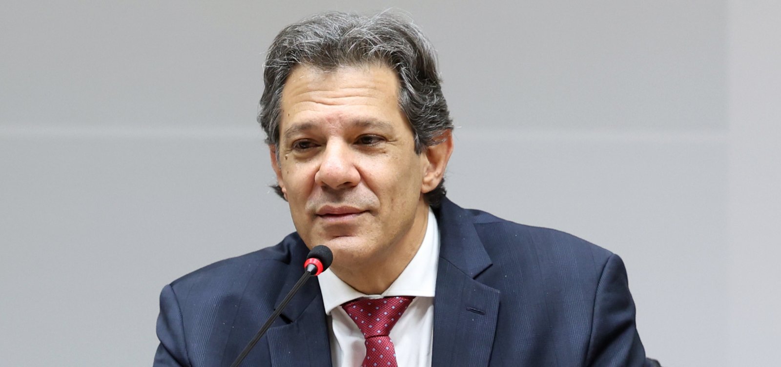 Haddad promete proposta sobre IOF até terça-feira em meio à pressão do Congresso