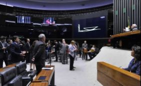 Líderes partidários tentam sessão extraordinária para derrubar ato de Maranhão