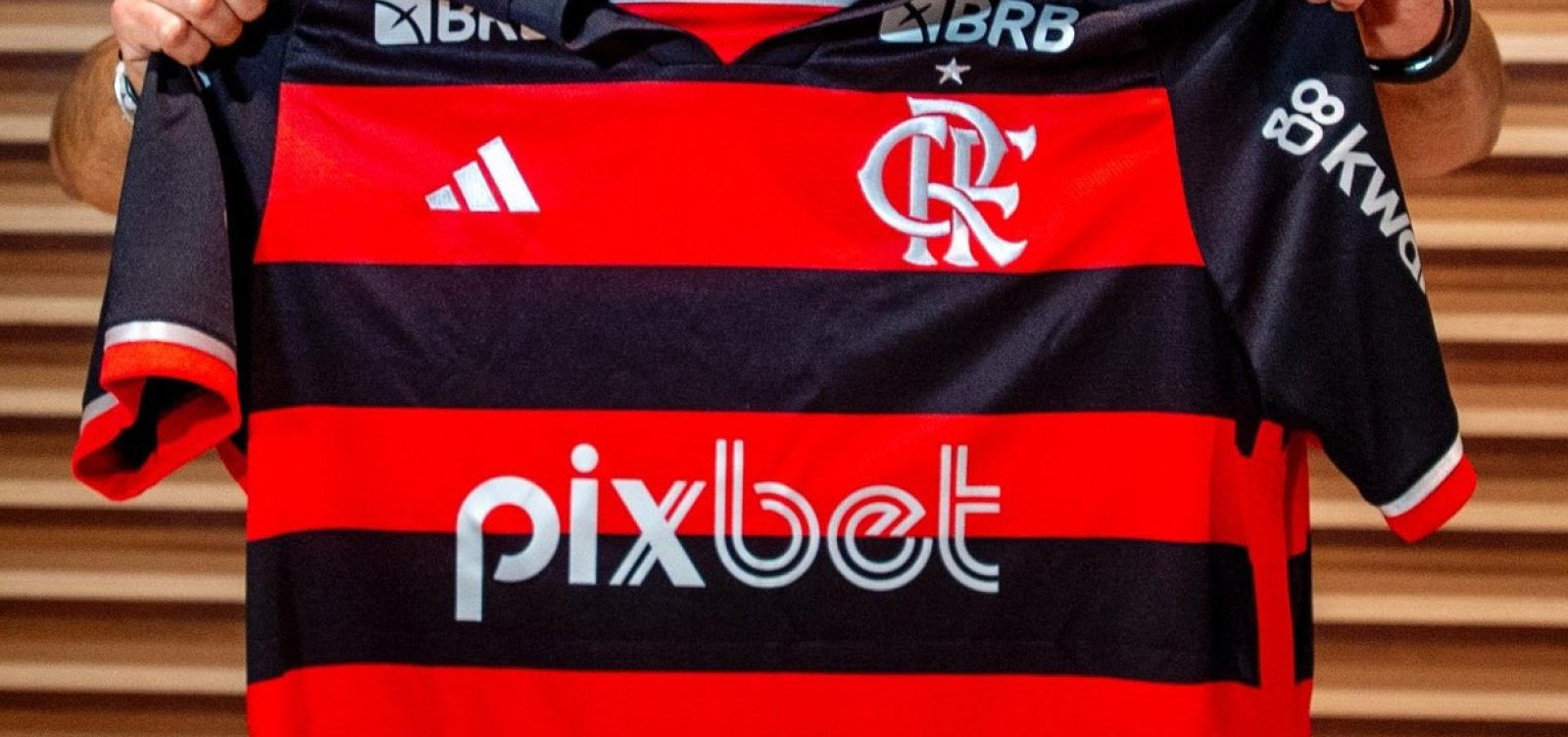Patrocinadora do Flamengo, Pix Bet retoma atividades após suspensão da Fazenda