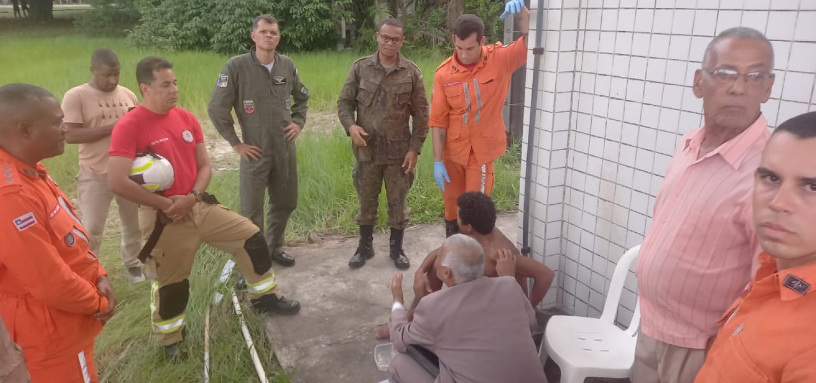 Homem é resgatado após 72h em árvore na Base Aérea de Salvador