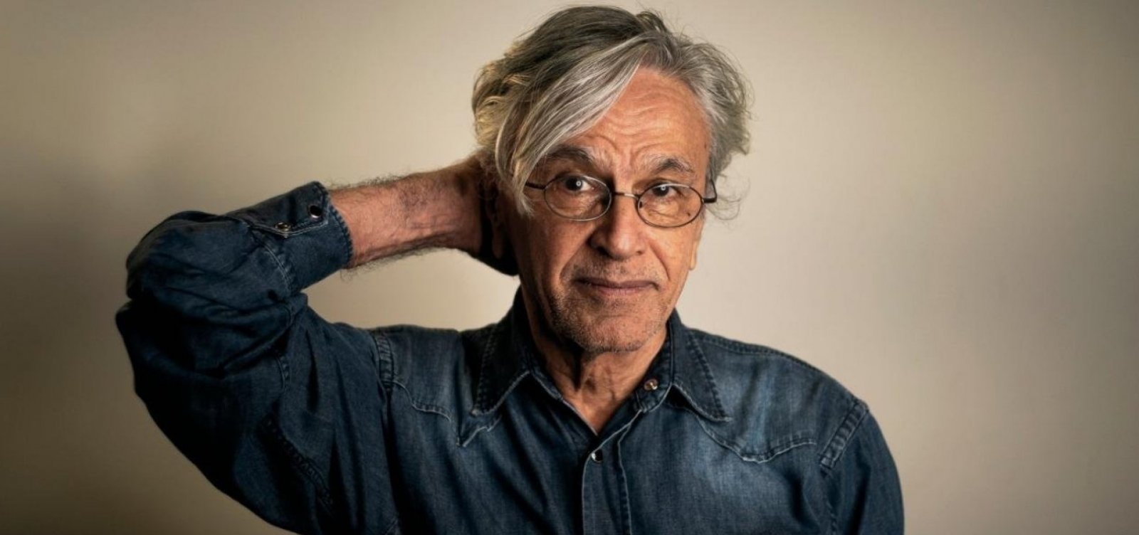 Caetano Veloso é indenizado após xingamento de internauta nas redes sociais