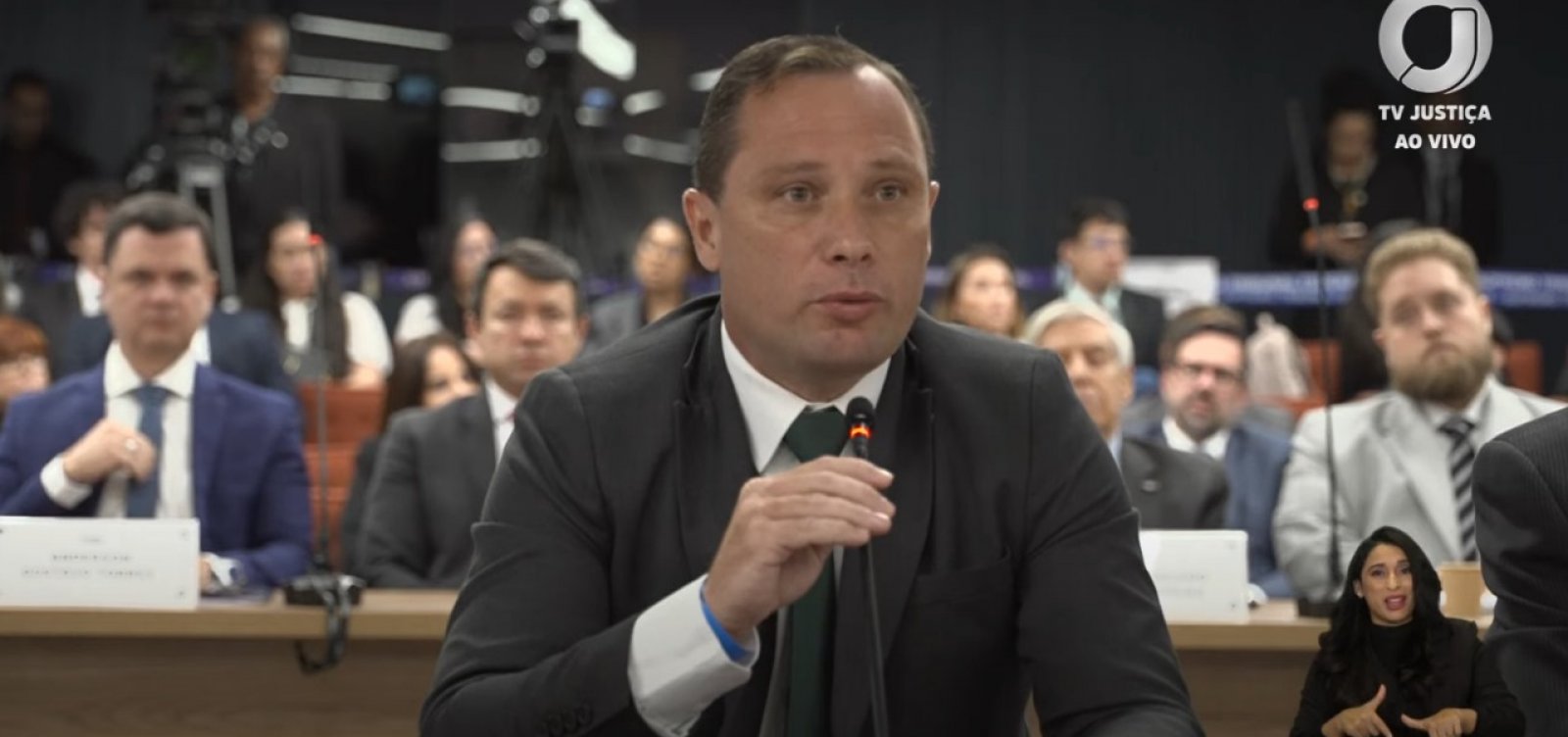 Mauro Cid diz ao STF que Bolsonaro recebeu e editou minuta do golpe