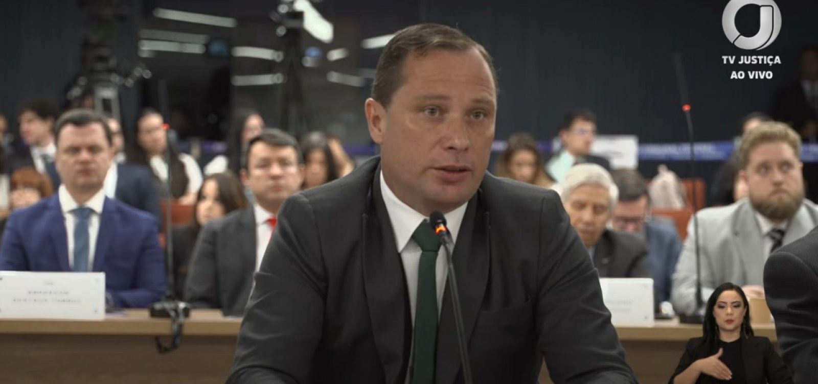 Braga Netto repassou R$ 100 mil para financiar acampamentos golpistas, diz Mauro Cid