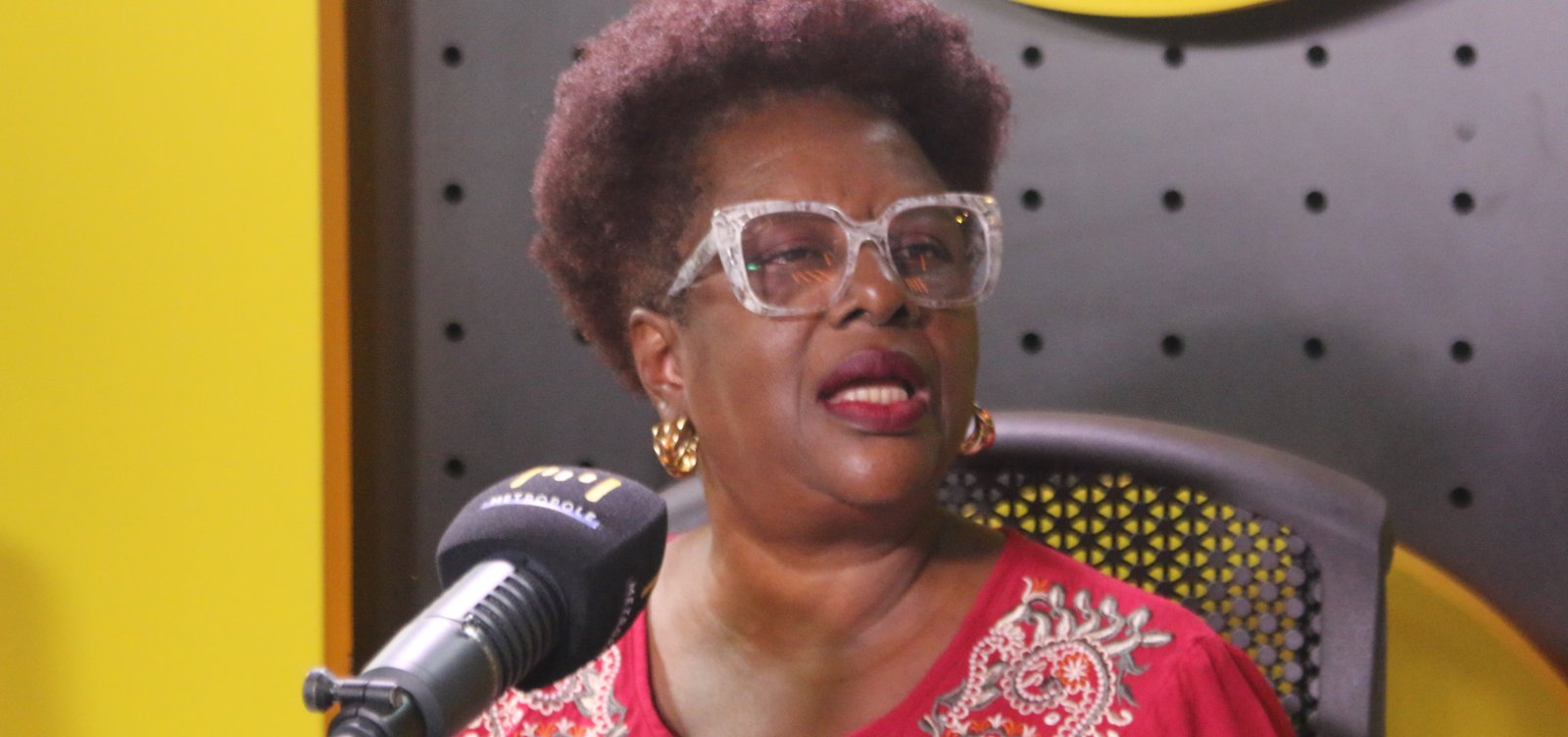 Pastora aponta papel social das igrejas como fator-chave para crescimento do número de evangélicos no país: “dá dignidade a quem não tem”