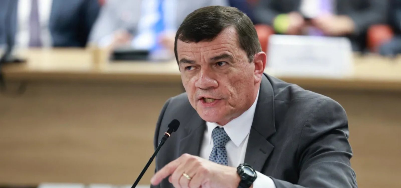Ex-ministro da Defesa pede desculpas por ataque ao TSE e nega pressão de Bolsonaro