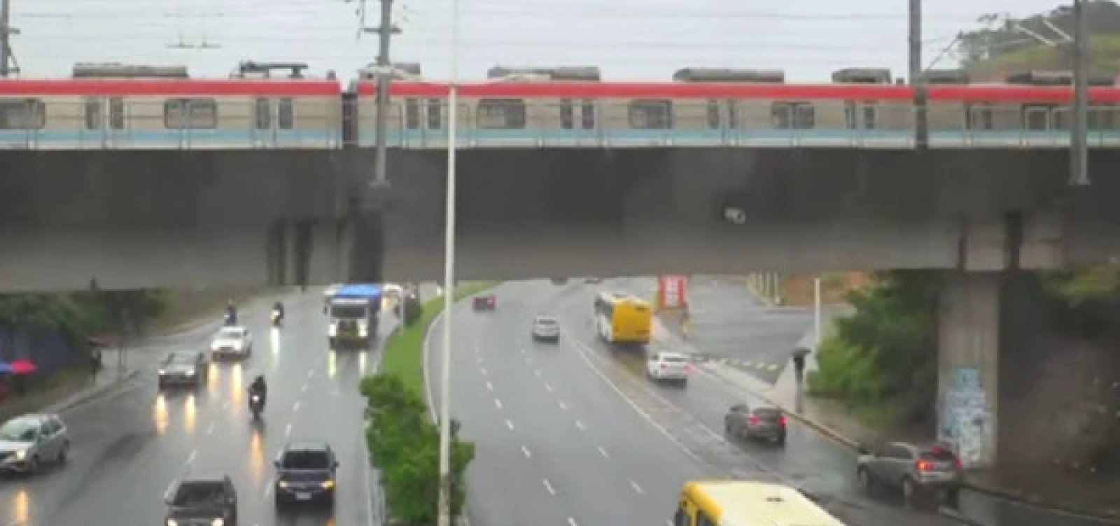 Metrô quebra entre as estações Bom Juá e Retiro