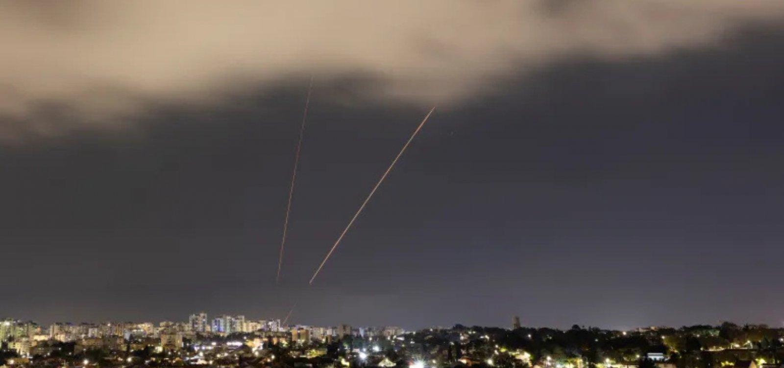 Irã ameaça EUA, Reino Unido e França após ataque de Israel a instalação nuclear