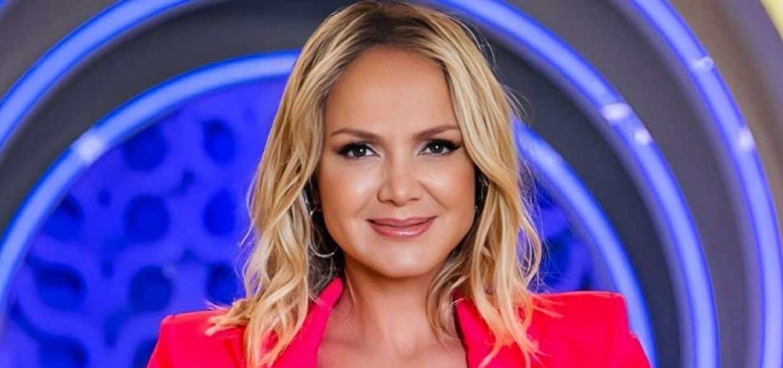 Após especulações, Eliana confirma volta ao SBT