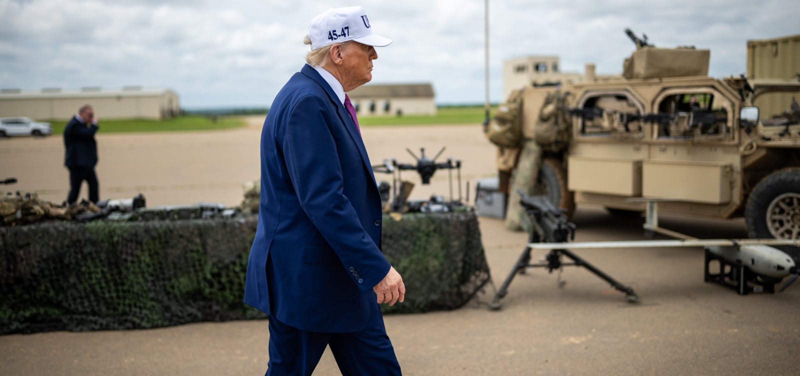 Trump ordena ofensiva migratória em Nova York, Los Angeles e Chicago