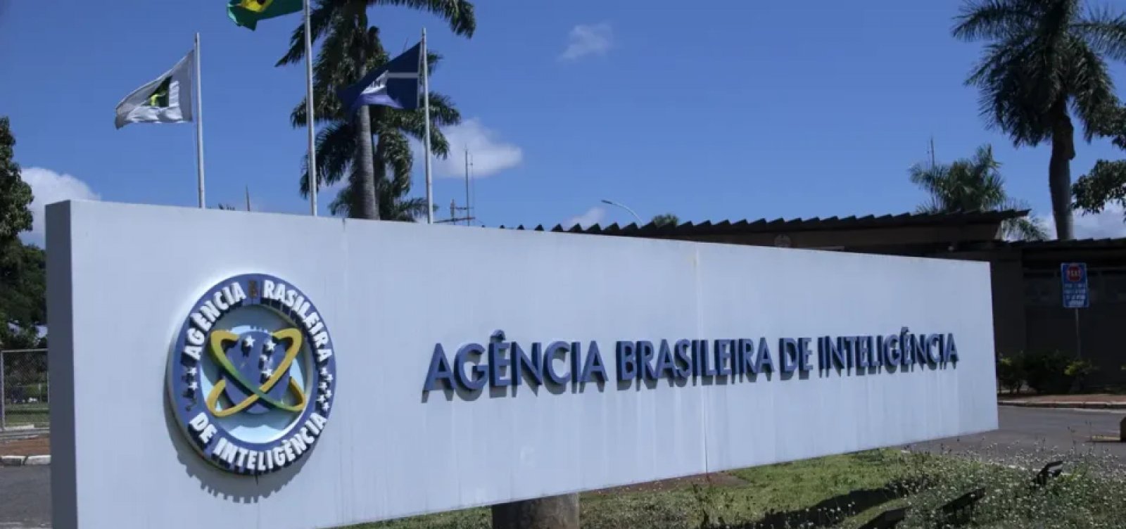 Servidores da Abin pedem saída de diretor-geral indiciado pela PF