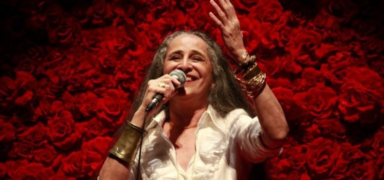 Maria Bethânia celebra 79 anos e 60 de carreira com possível nova turnê a caminho