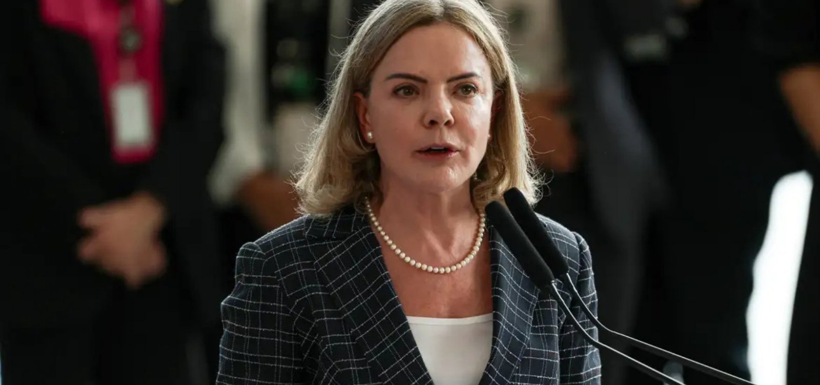 Gleisi Hoffman critica nova alta da Selic: "Incompreensível"