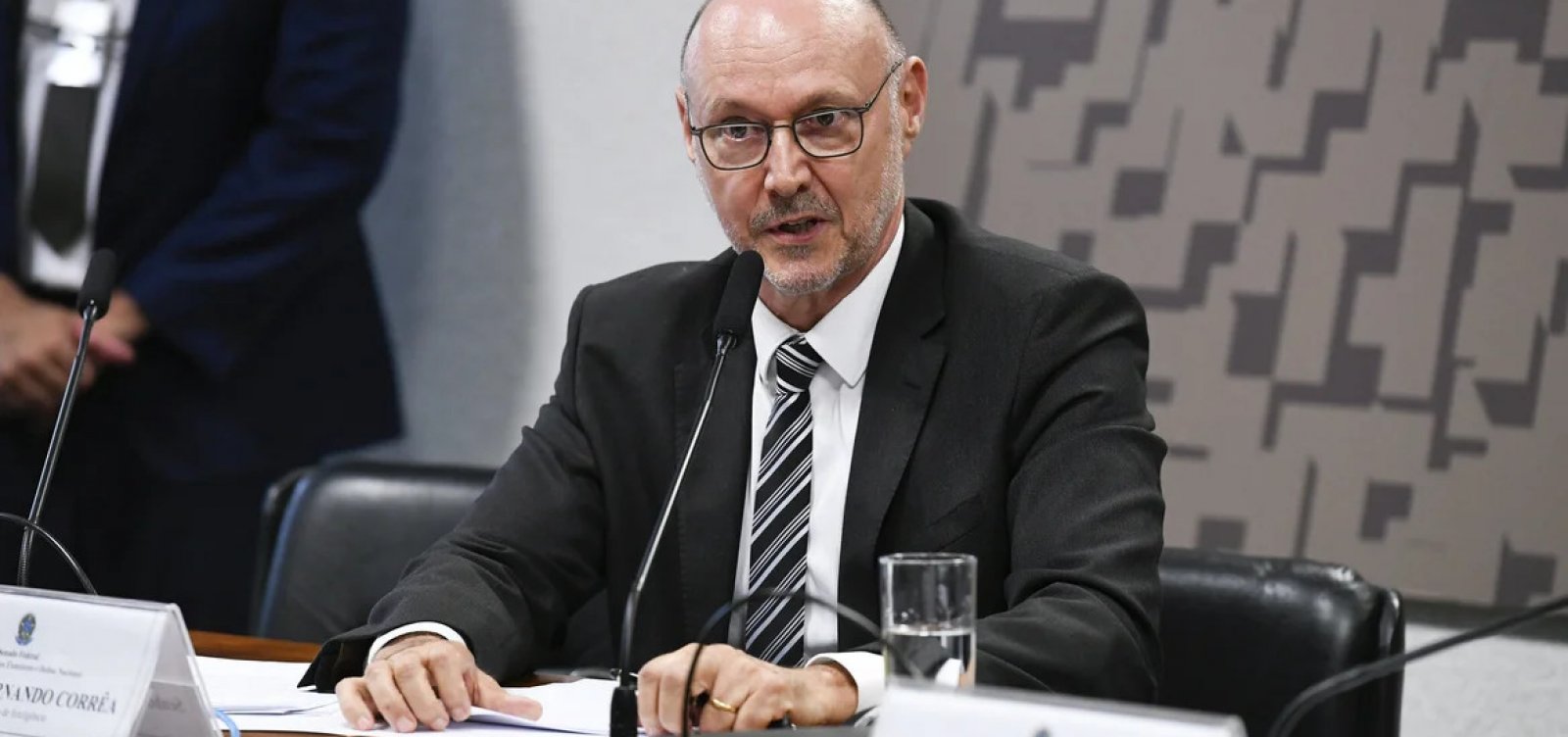 Agentes da Abin ameaçam greve para exigir afastamento do diretor indiciado pela PF