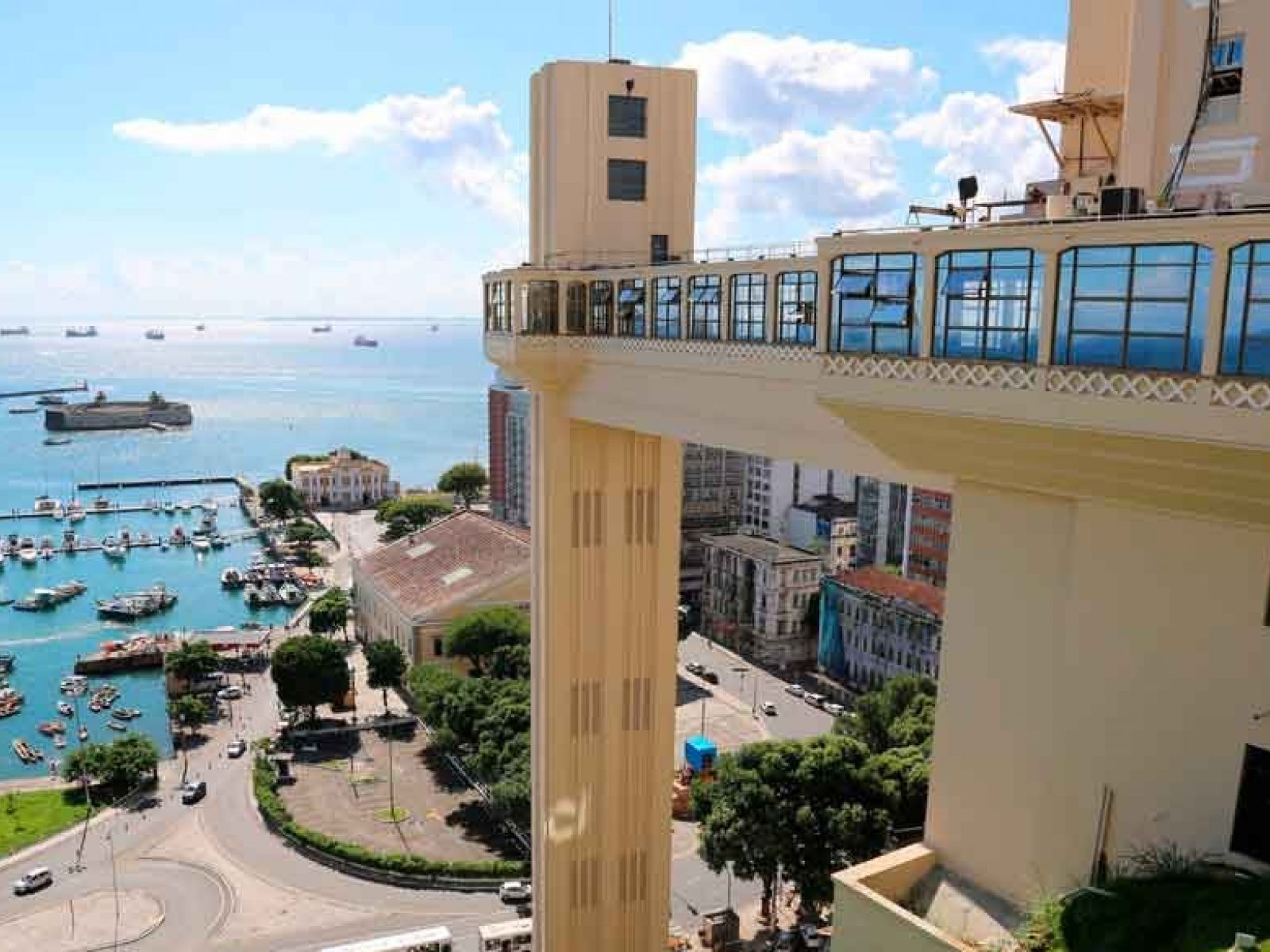 Bahia registra alta de mais de 60% na chegada de turistas estrangeiros em 2025