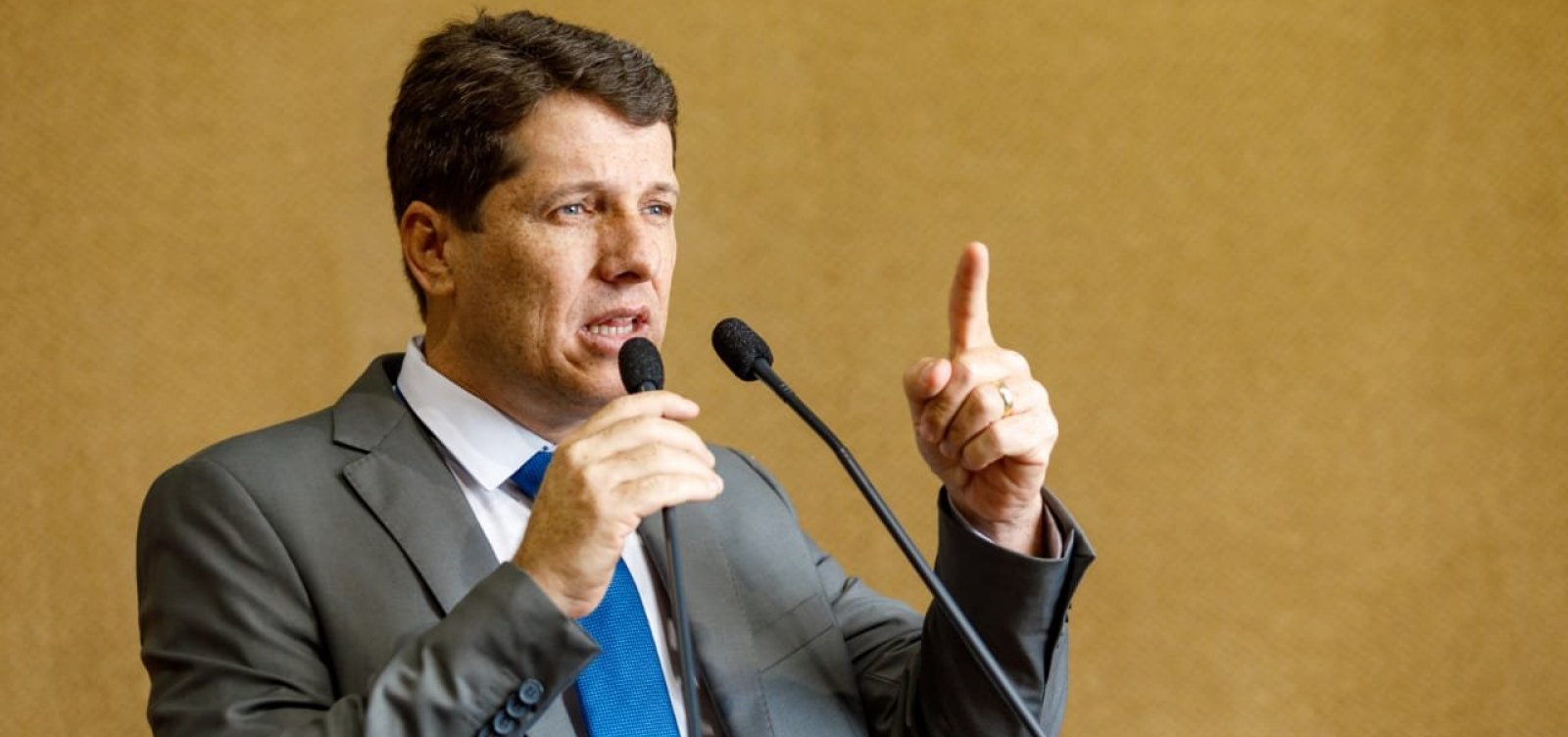 Prefeito de Jequié é o 'Plano A' de ACM Neto para vice em 2026, afirmam caciques do União Brasil