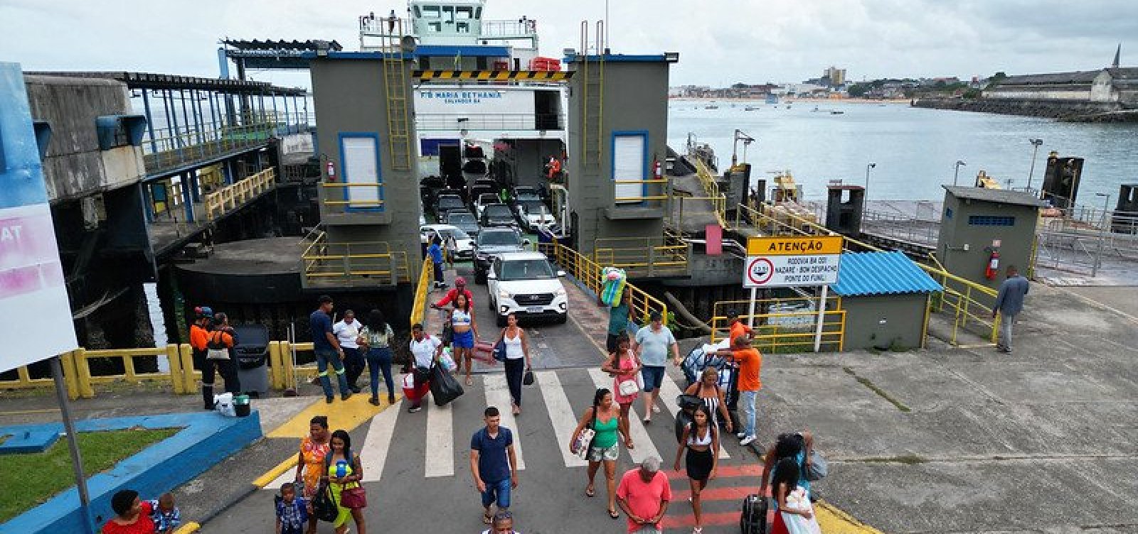 Ferry-boat tem pouca fila na manhã desta quinta em Itaparica e Salvador
