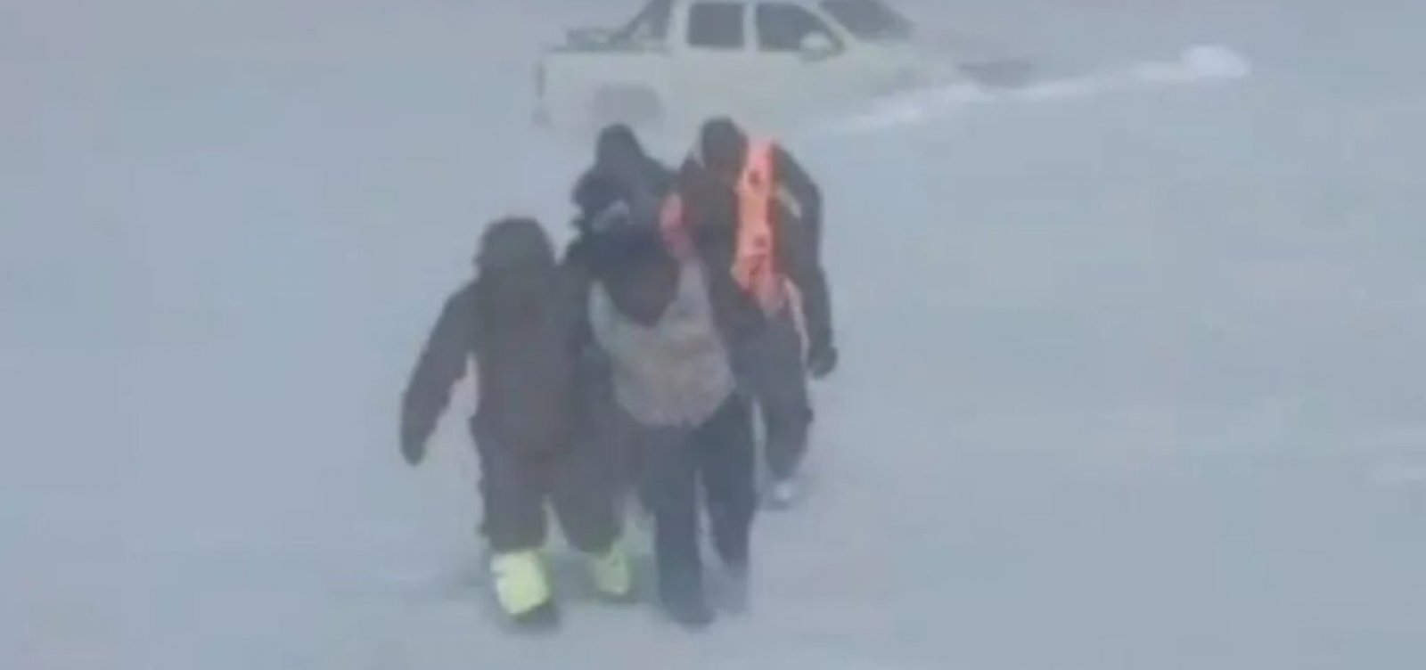 Brasileiros são resgatados após 24h presos em nevasca no Chile