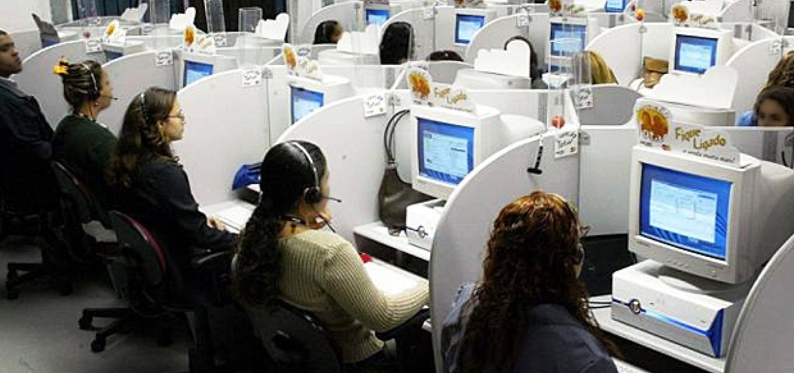 Senado analisa PL que proíbe e pune ligações indesejadas de telemarketing