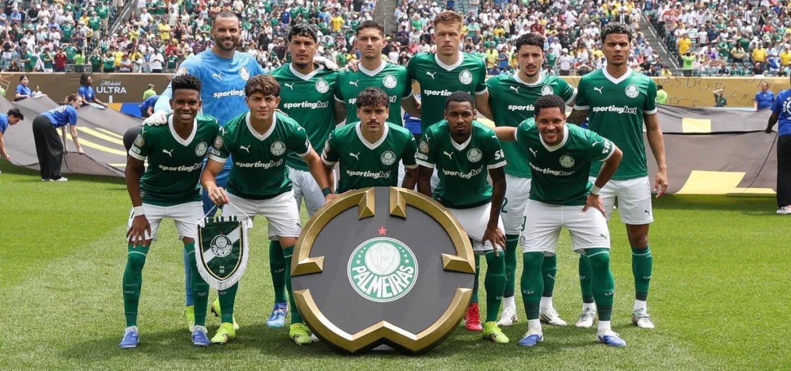 Palmeiras bate Botafogo e avança no Mundial de Clubes