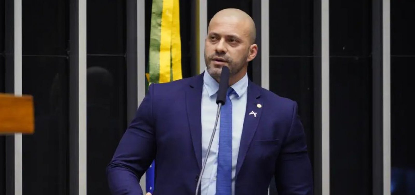 Moraes determina perícia médica para Daniel Silveira