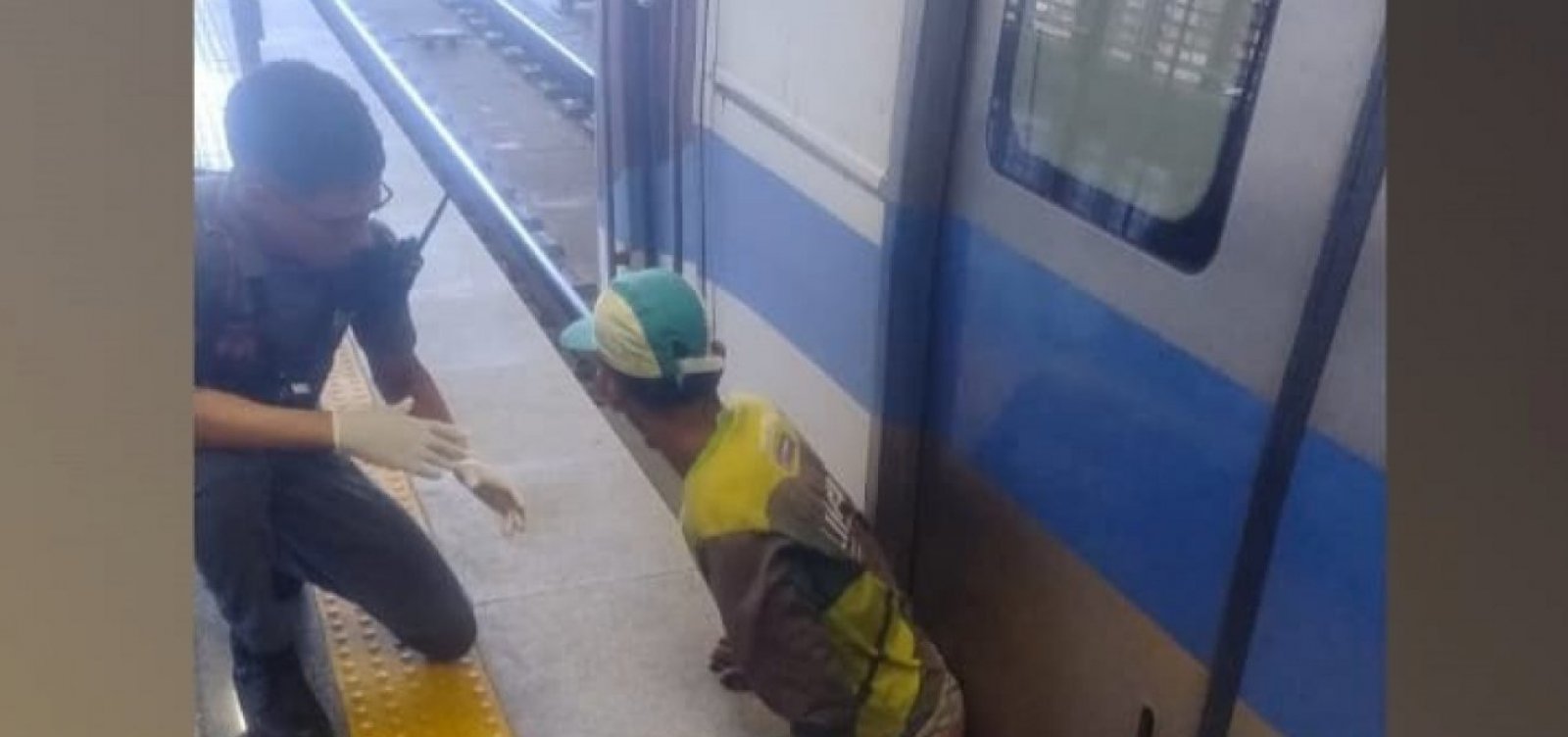 Passageiro que ficou preso entre trem e plataforma no metrô de Salvador está em estado grave