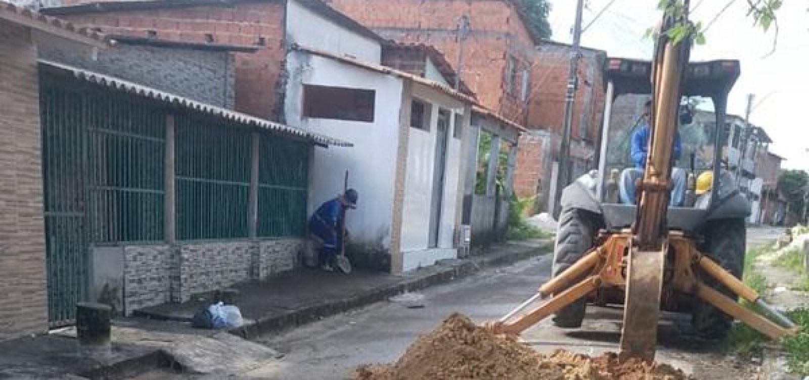 Embasa retira 23 ligações clandestinas de água em distrito de Camaçari