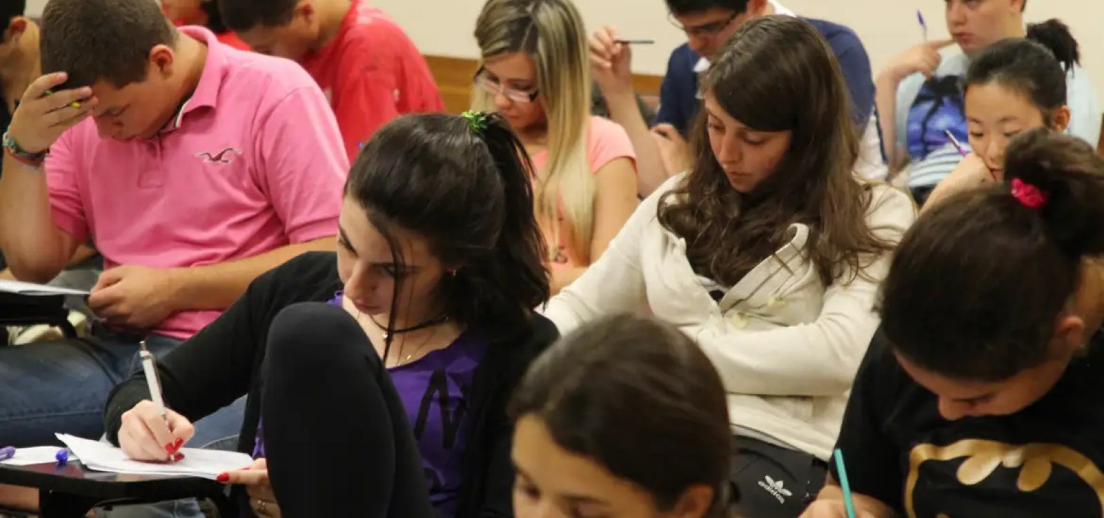 Mulheres terão ao menos metade das vagas na segunda fase do CNU 2025