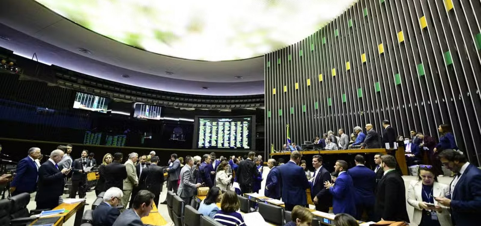 Genial/Quaest: 70% dos deputados são contra fim da escala 6x1