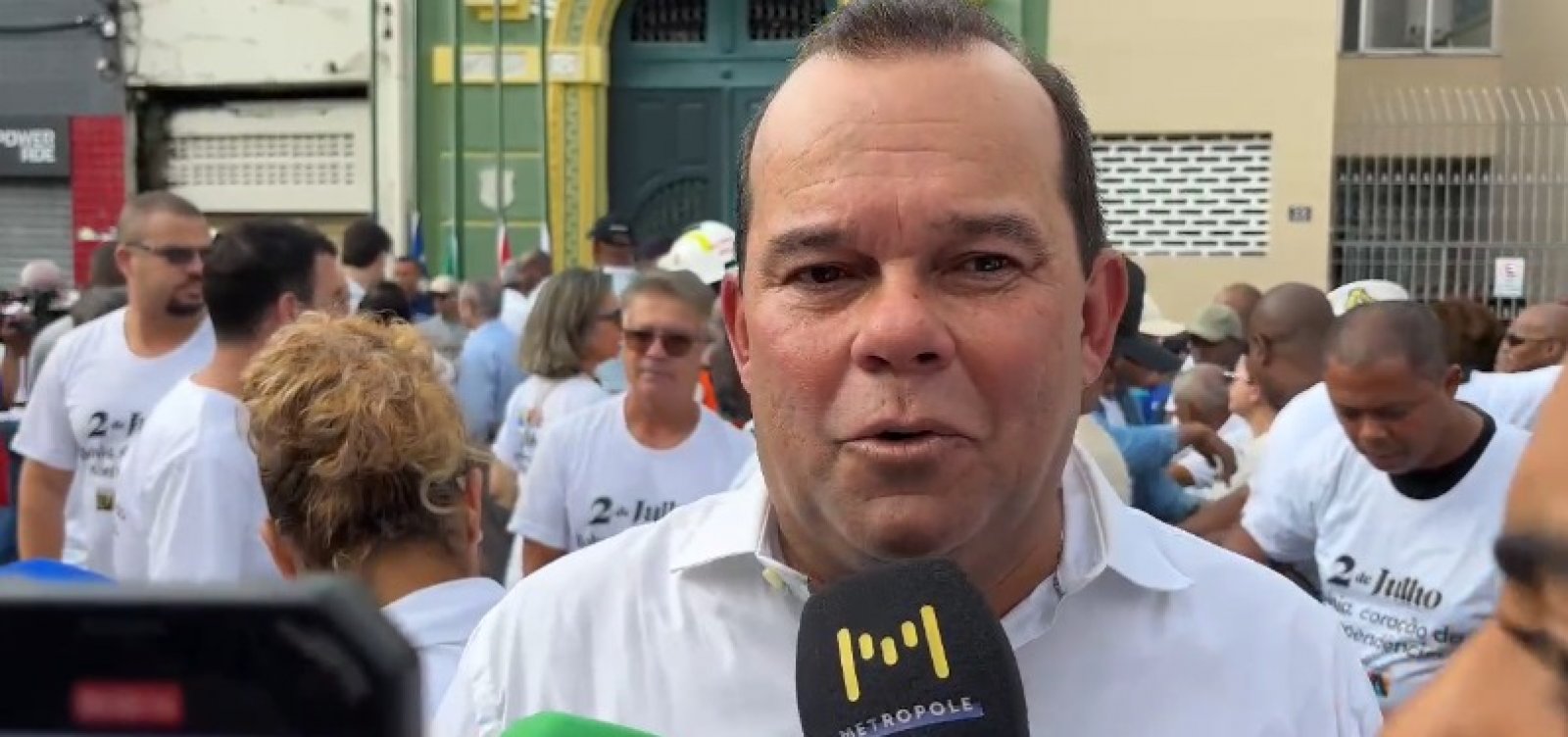 Geraldo Júnior comenta presença do governo no interior e impacto econômico do turismo na Bahia