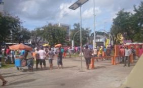 Mais de 100 pessoas fazem ato a favor de Dilma no bairro de Nazaré