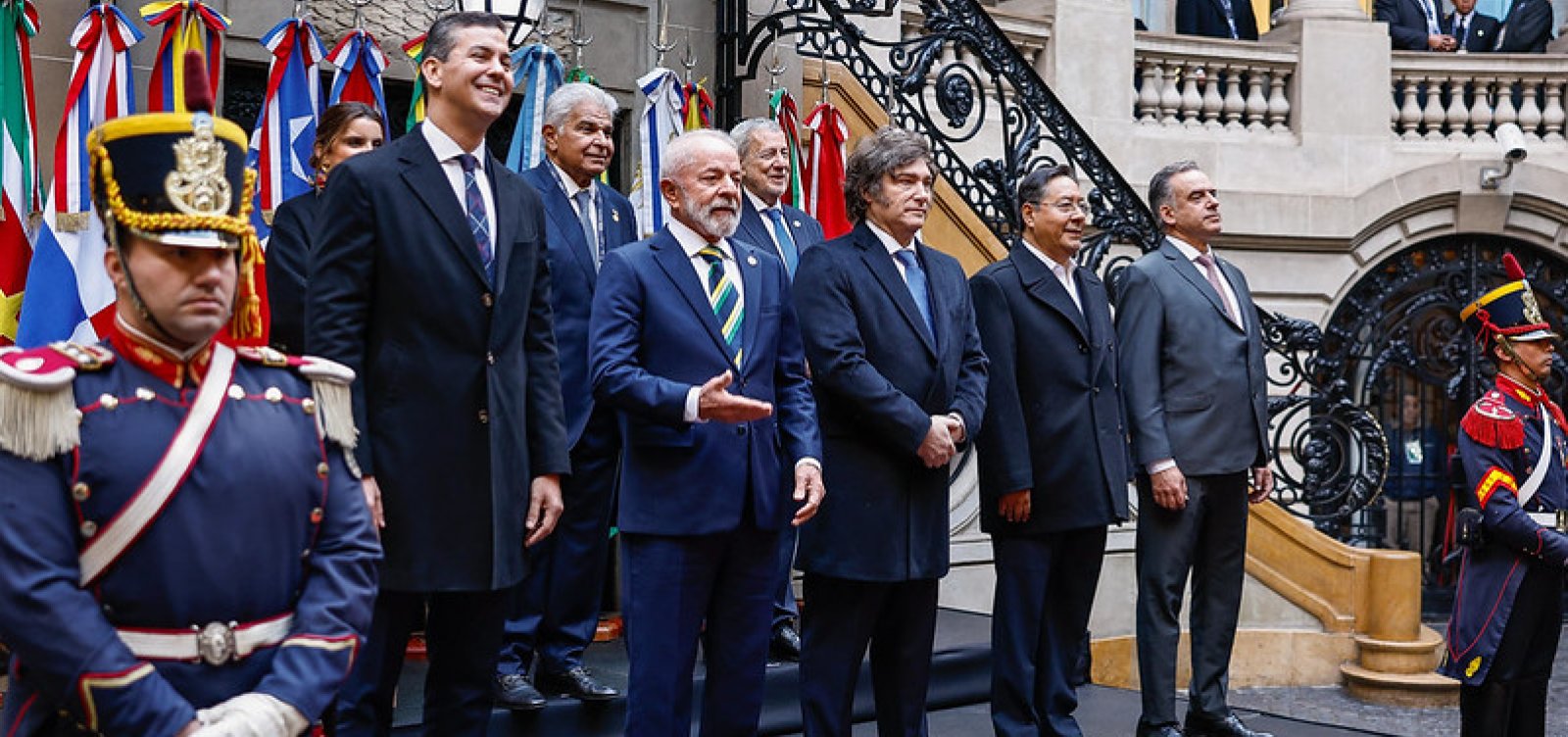  Lula assume presidência do Mercosul em cúpula na Argentina 